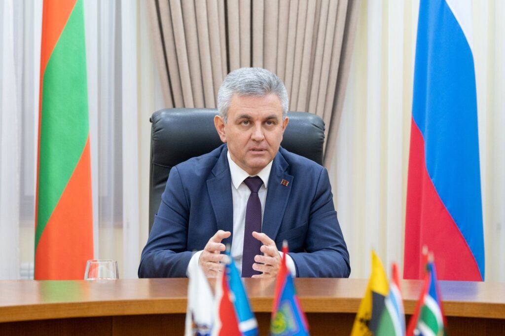 Фото 51 — Президент провел консультации с экспертами по кризису