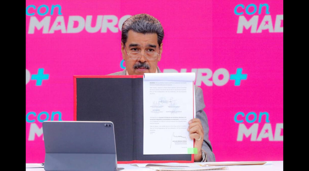 Фото 25 — Президент подписал закон о защите прав человека